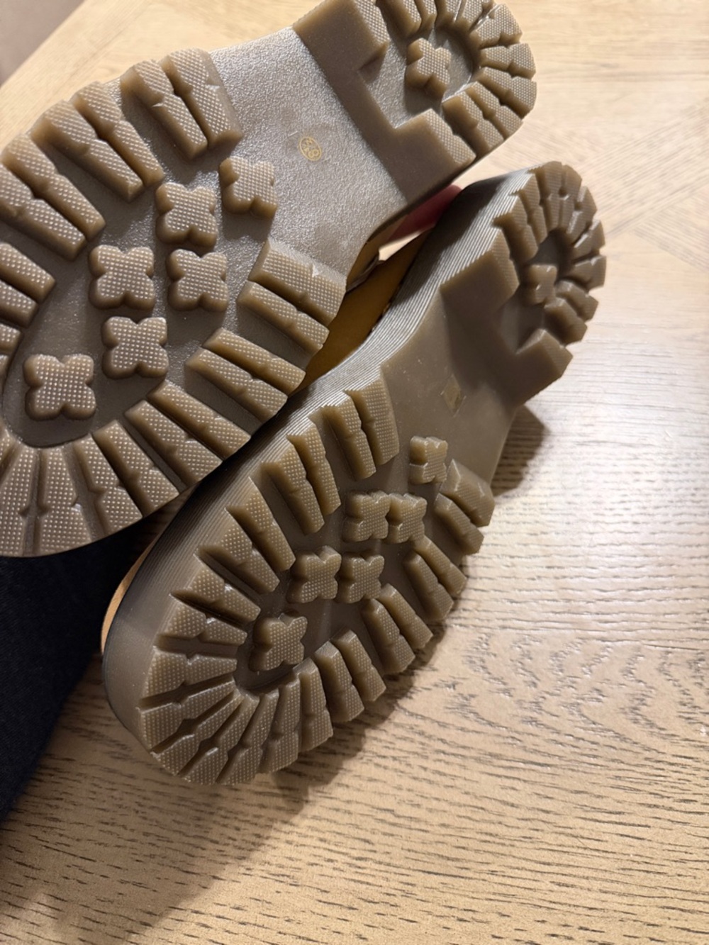 Contugo clogs with BROKEN BUCKLE 8.5 - Picture 4 of 5